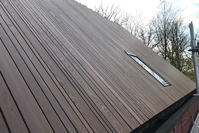 dak in houten uitvoering met dakraam